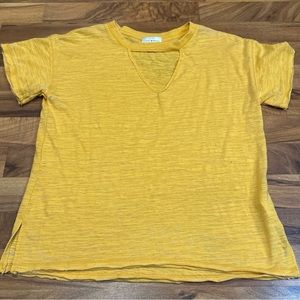 Lucky Brand Yellow Key Hole Shirt Womens Size Small Ray‎ Hem Edges